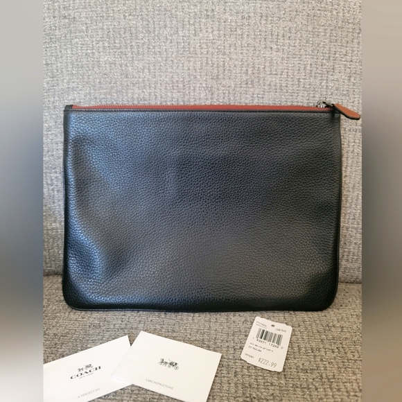 Coach SOLD OUT Vandal Gummy Bear Large Leather Clutch NWT - Picture 8 of 8